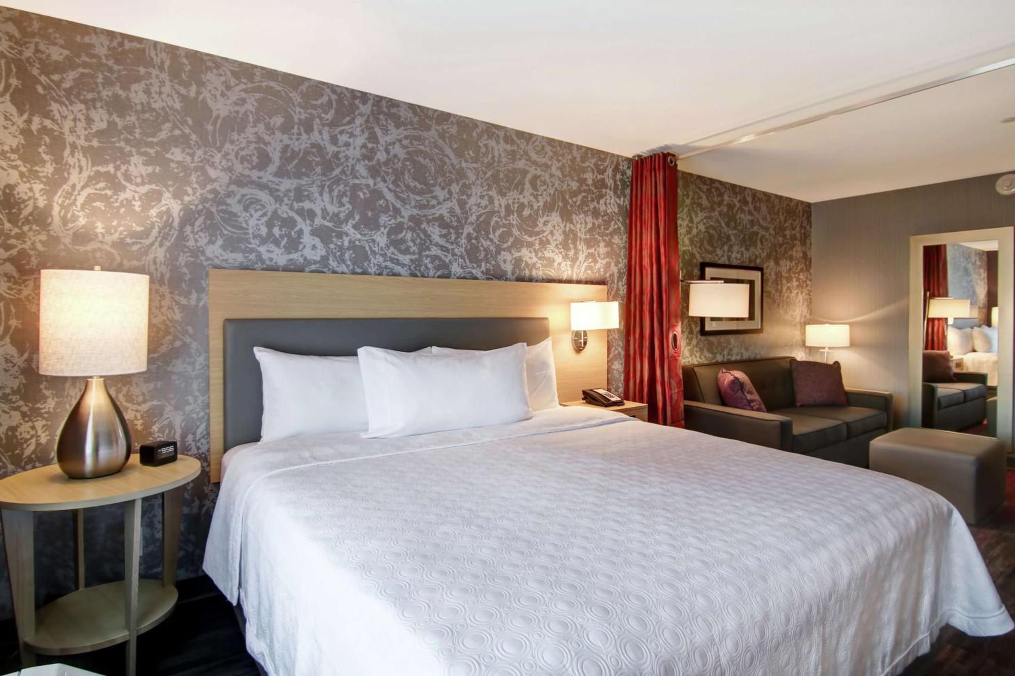 Home2 Suites By Hilton Edmonton South Екстер'єр фото