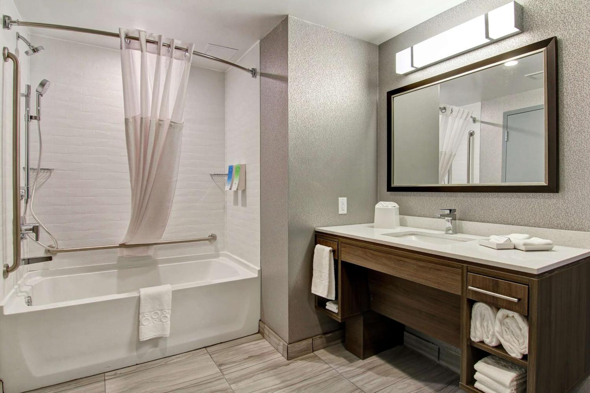Home2 Suites By Hilton Edmonton South Екстер'єр фото