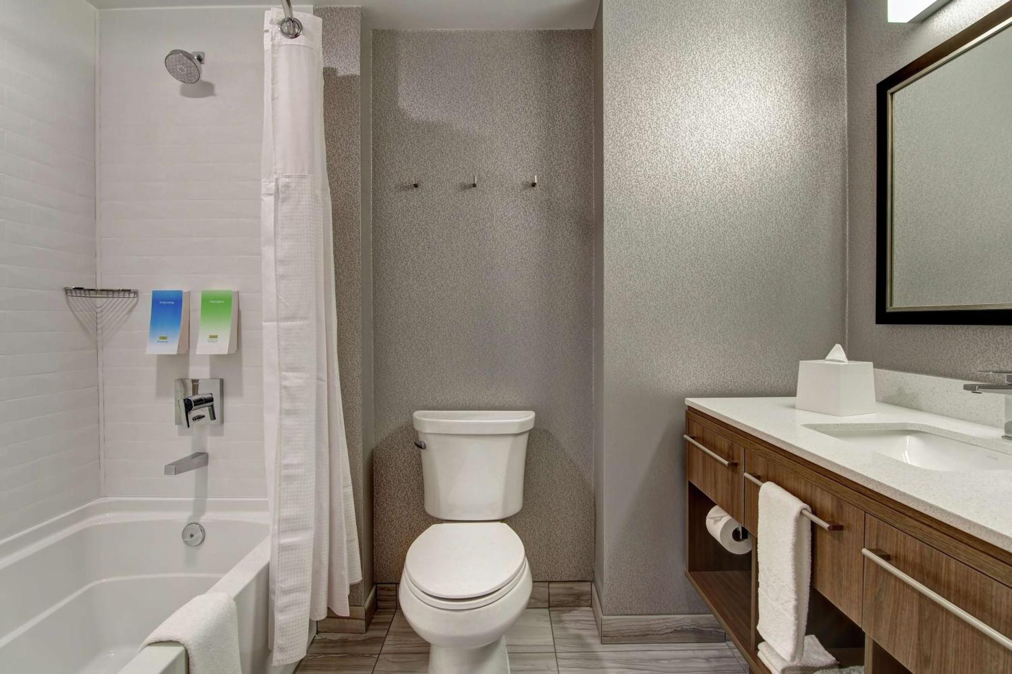 Home2 Suites By Hilton Edmonton South Екстер'єр фото